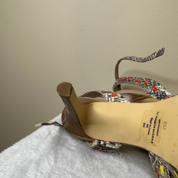 Guess Platform Heels - Picture 7 of 9